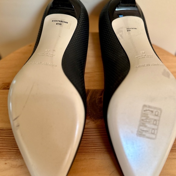 NEW Giorgio Armani Leather D'Orsay Pumps 3" Heel Perforated Matte Black $725 - Picture 7 of 9